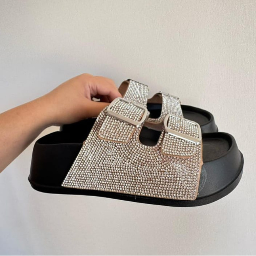 Sandalias con brillos y broches 💎