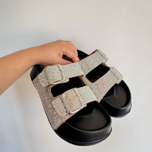 Sandalias con brillos y broches 💎